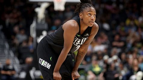 Loyd leads Seattle against Los Angeles after 26-point showing